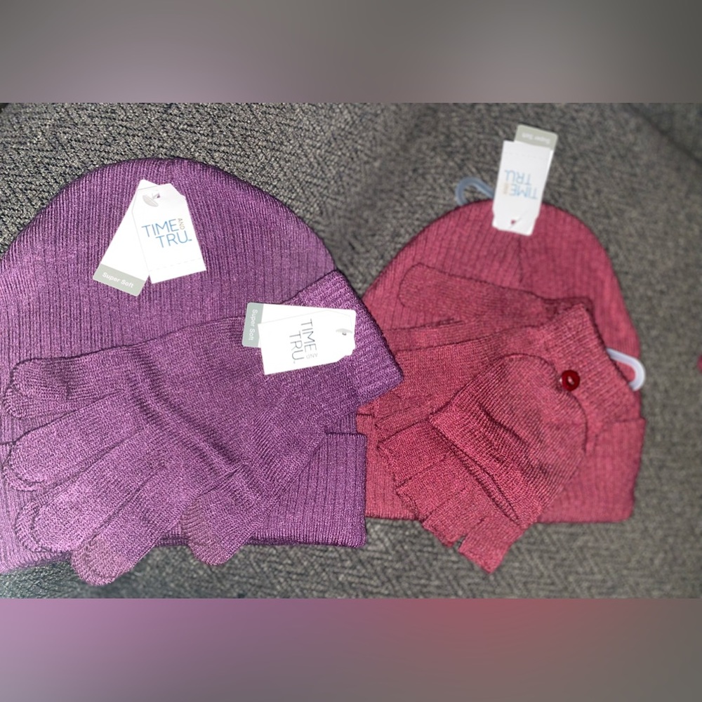 2 winter hats and gloves